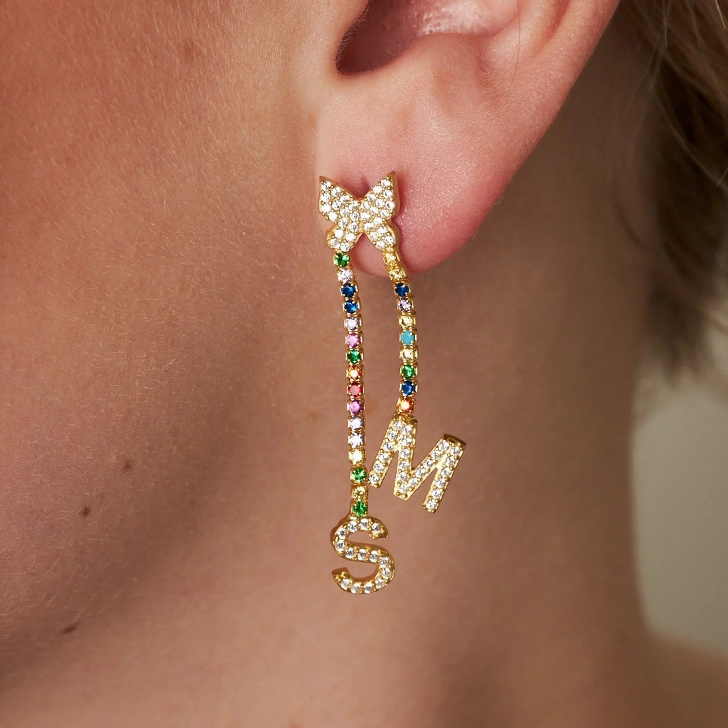 Kelebek Taşlı Renkli Su Yolu Harf Küpe | 925 Gümüş