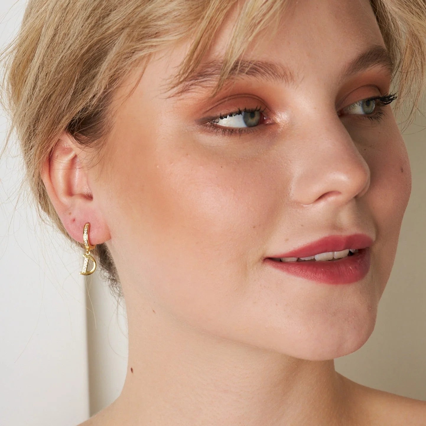 Zirkon Taşlı Harf Küpe | 925 Gümüş