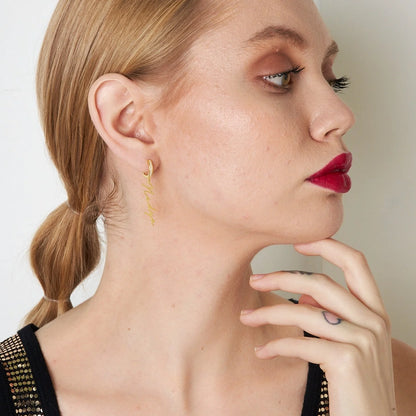 Dikey İsimli Taşlı Küpe